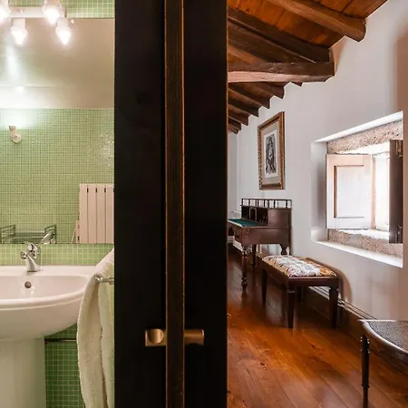 Casa Do Lagar * Кабесейраш-ди-Башту