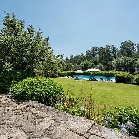 Casa Do Lagar Кабесейраш-ди-Башту